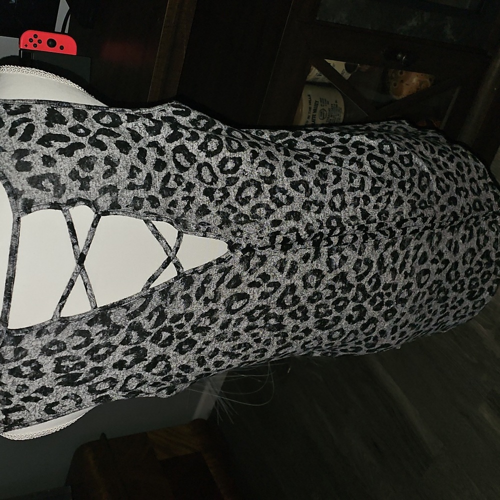 Daytrip Nwots Womens large leopard print tank top. Flowy and soft, criss cross! - Picture 7 of 10